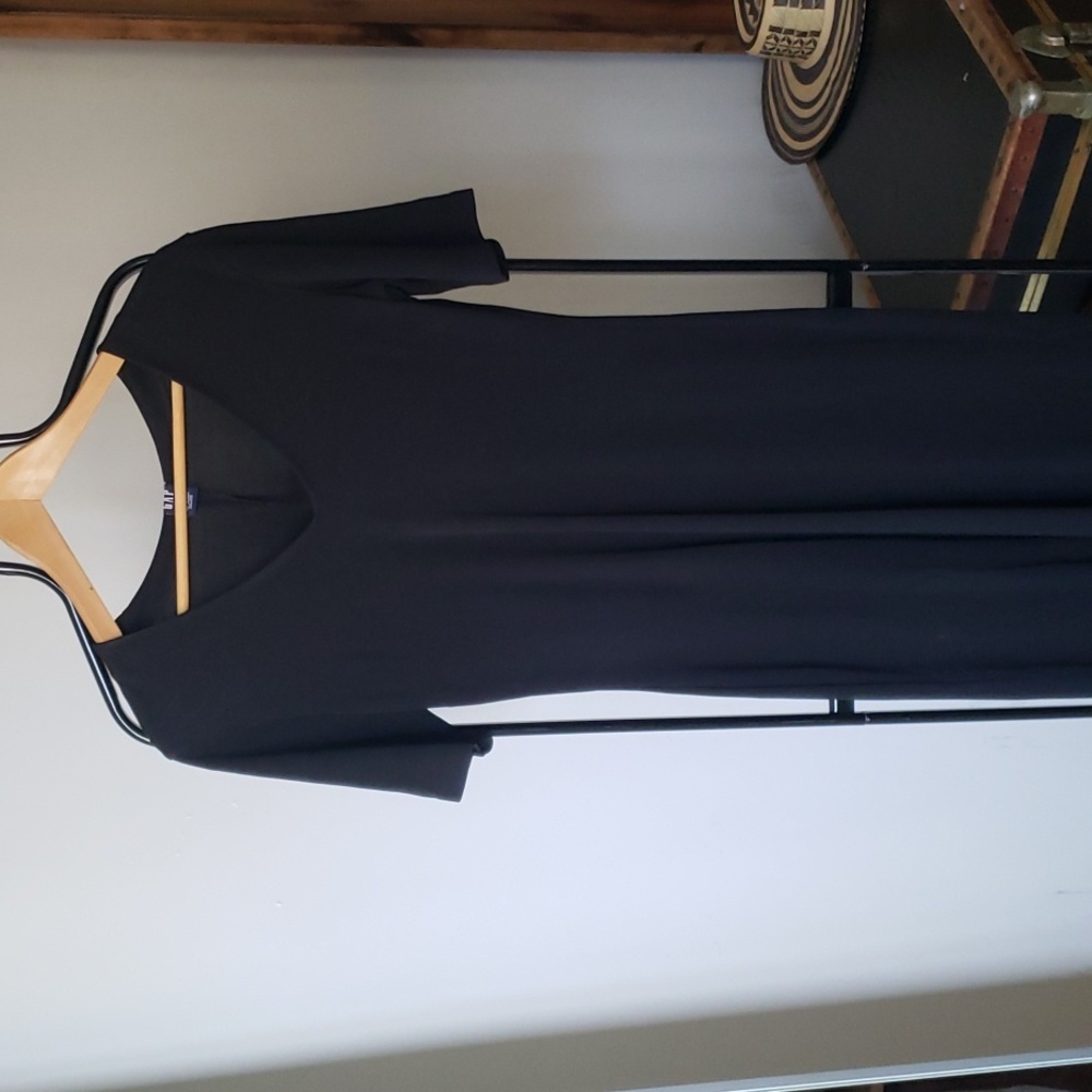 Minimalist GAP black sheath dress